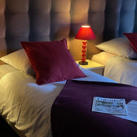 Les 3 Rois By Yy Hotel Villers-Bocage  Bagian luar foto