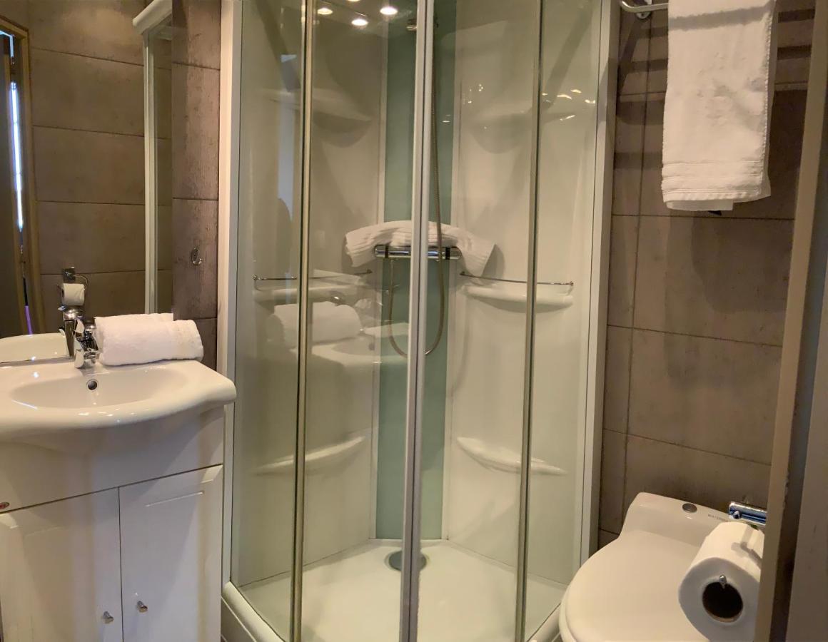 Les 3 Rois By Yy Hotel Villers-Bocage  Bagian luar foto